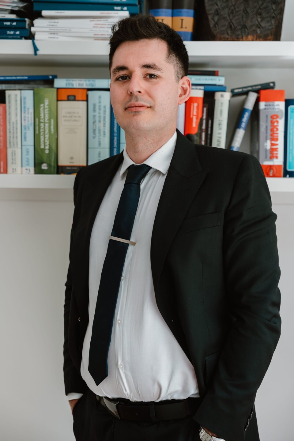 Odvjetnik Knezović u radu na predmetu