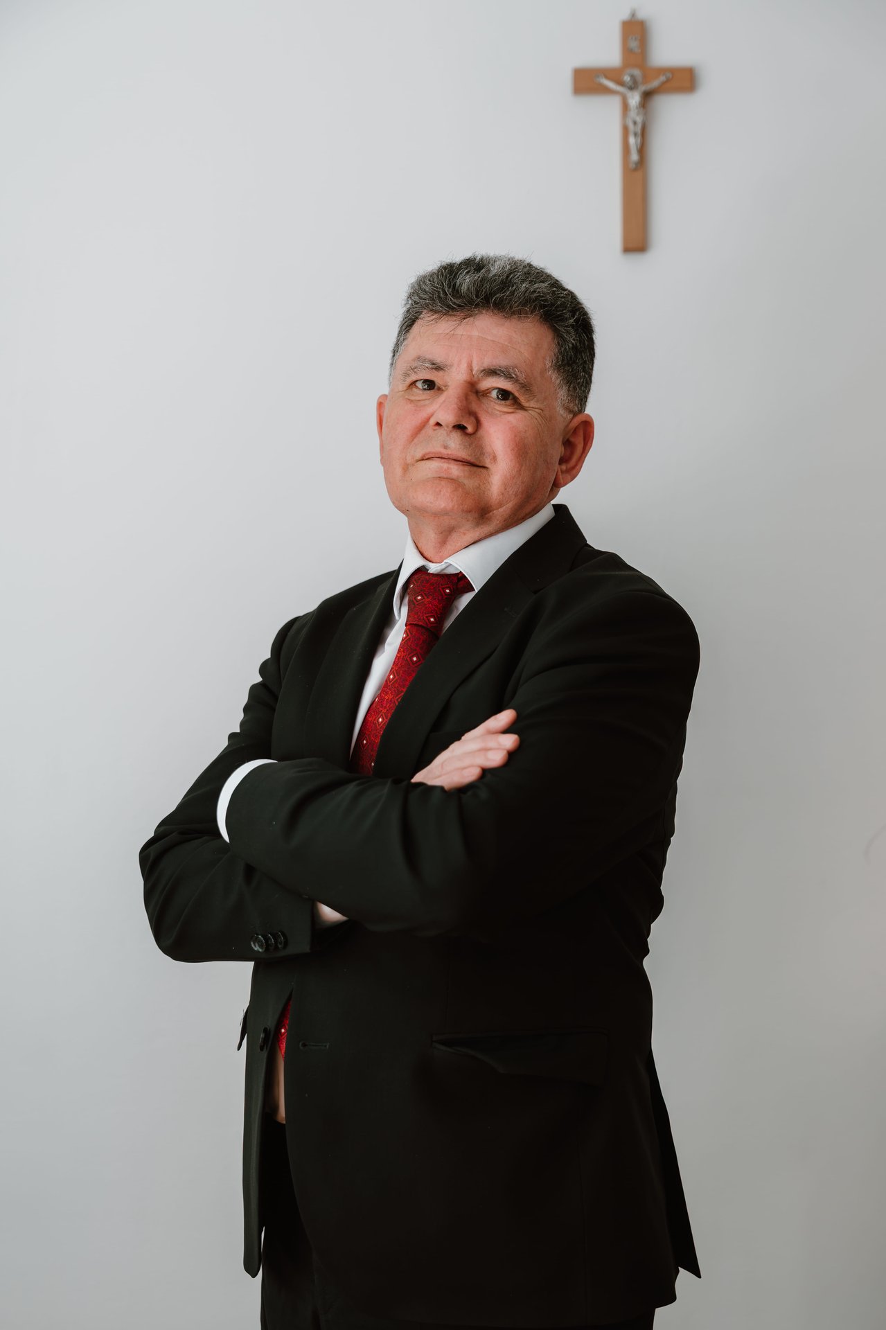 Pravne usluge, Odvjetnik Knezović